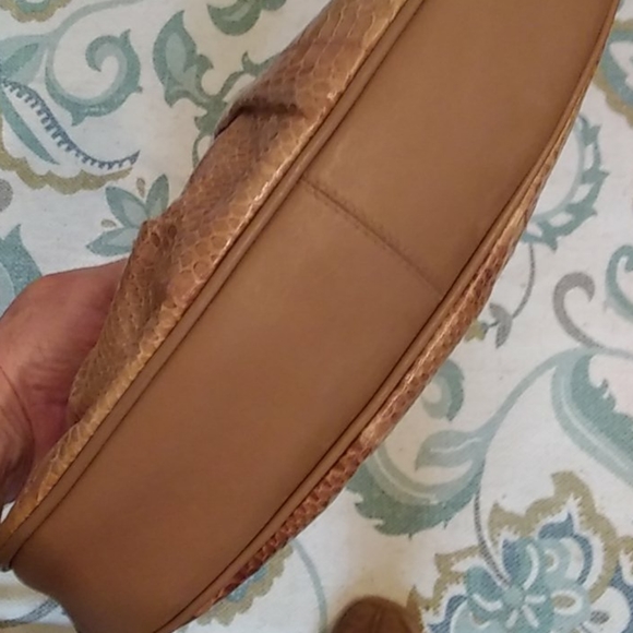 Vintage AIGNER snakeskin crossbody handbag. - Picture 7 of 9